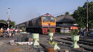 ถ่ายรถไฟยามเช้า ในเมืองศรีสะเกษ