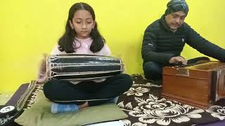 सानी नानीलाई गीतमा मादल बजाउन सिकाउदै Raag Shree sangeetalaya