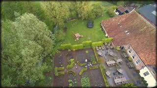 Abdijloop 2018 op bezoek in de kruidentuin bij Herberg Onder de Linden