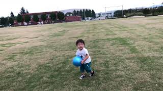 【我が家の息子】公園でボール遊び