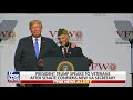 watch trump brings 94 year old veteran on stage invites him to oval office