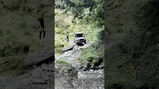 當你開著女友的愛車越野時，她的反應是….#jimny #camping #offroad