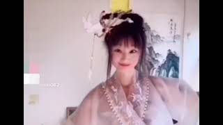 广寒宫嫦娥仙子，抖音嫦娥仙子小仙女舞蹈翩翩起舞佳澄花容月貌金蟾玉兔桂花香飘醉人间神秘广寒宫寒月公主#白小白广寒宫舞蹈