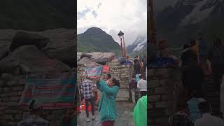 The rock which protected the temple is worshipped as the God's Rock भीम शीला #kedarnath #bhimshila