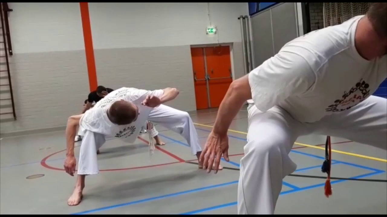 Treino De Capoeira Aula Iniciante Youtube