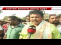 farmers protest on shifting of rythu bazar in vijayawada ntv