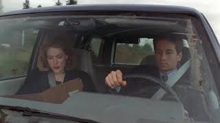 [X-Files] Mulder and Scully talk about the case and flirt (Aubrey 2x12)