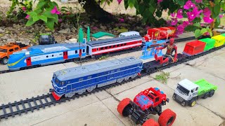 Assembling Diesel Train Toys Long Cars Electric Train Toys Truck Tractor Crane