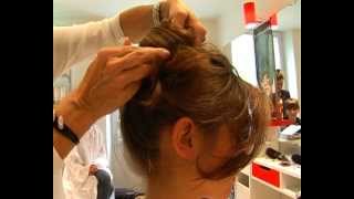 Leçon de coiffure : le chignon banane