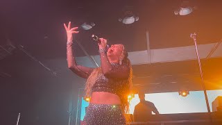 Haliene live in Hawaii(4k)