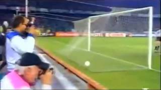 Gran goal di Zidane contro l'Ajax