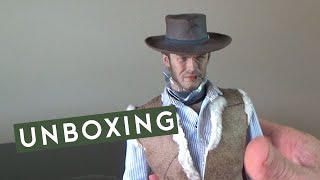 Unboxing the 1/6 scale Sideshow Man with No Name action figure