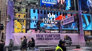 NYC LIVE 🍾 TIMES SQUARE New Year's Eve 2025 🎊