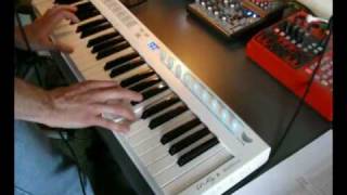 CME U-key Mobiltone keyboard demo