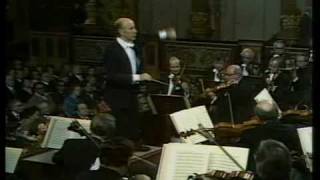 Erich Leinsdorf conducts Johann Strauss's \