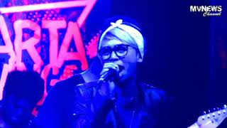 DUO JINGGA Band - Hampir Gila Live at Jakarta Moving Stage 2018