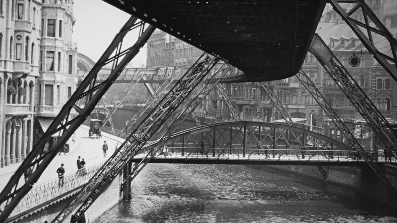 This 1902 Footage Of Germany S Flying Trains Is Amazing
