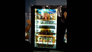 AUO 50 inch transparent vending machine