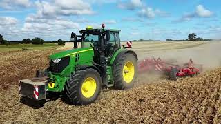 Agrarbetrieb Jakobsen - Mist einarbeiten  mit John Deere 6250R und 6m Horsch Joker