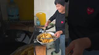 猪皮冻蒸的挺成功，老妈说再整个锅包肉，想吃啥就自己做，一点毛病没有#记录真实生活 #家的味道 #东北特色 #普通的饭菜都是家的味道