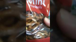 😱😱#mini#pretzels#chocolate#youtube#sweet#satisfying#asmr#shorts