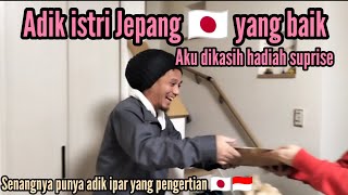 Hadiah dari adik ipar jepang yang cantik