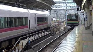 東京駅に停車する上野東京ライン常磐線上り特急ひたちE657系の隣に東海道線が到着