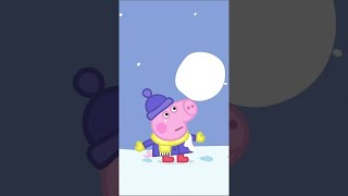 Peppa's SnowBall Fight 🐷 ☃️ Peppa Pig #Shorts