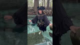 This pirate did not want to get into the cold water 😂