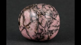 ロードナイト(薔薇輝石)原石 磨き 40.9g / Rhodonite