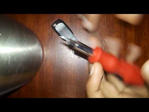 How do you open a Cruzer USB?