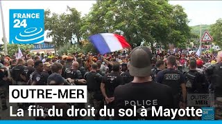 À Mayotte, Gérald Darmanin annonce la fin du droit du sol pour enrayer l'immigration • FRANCE 24
