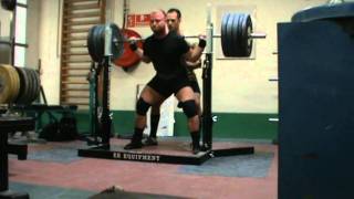 week 36.Henrik Nielsen, squat with wraps  3x200 @ 93kg.