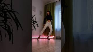 Mini dance tutorial💃 shuffling in heels🫢