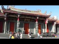 台灣 台北 taipei taiwan 行天宮 寺 廟 people walk in front of hsing tian kong hm0010000027