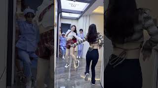 开始喽#舞台无处不在 #下班后的日常 #shortsvideo #dance #nurses #护士跳舞