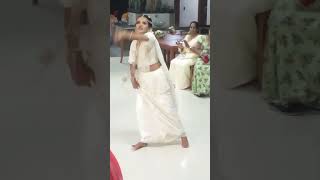 හැමෝම  පුදුම වුනු එයගෙ  saprice dance  එක අන්තිම  ටික තමයි හොදම