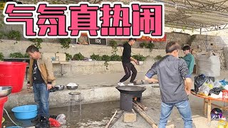 枫枫家院子好热闹，村里叔叔都来下厨帮忙，齐心让农村生活更美好【农人DJ枫枫】