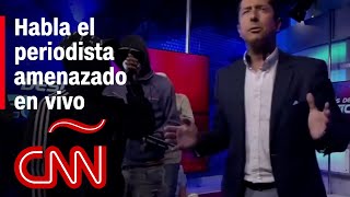 Habla el periodista de Ecuador al que amenazaron con un arma en vivo por televisión