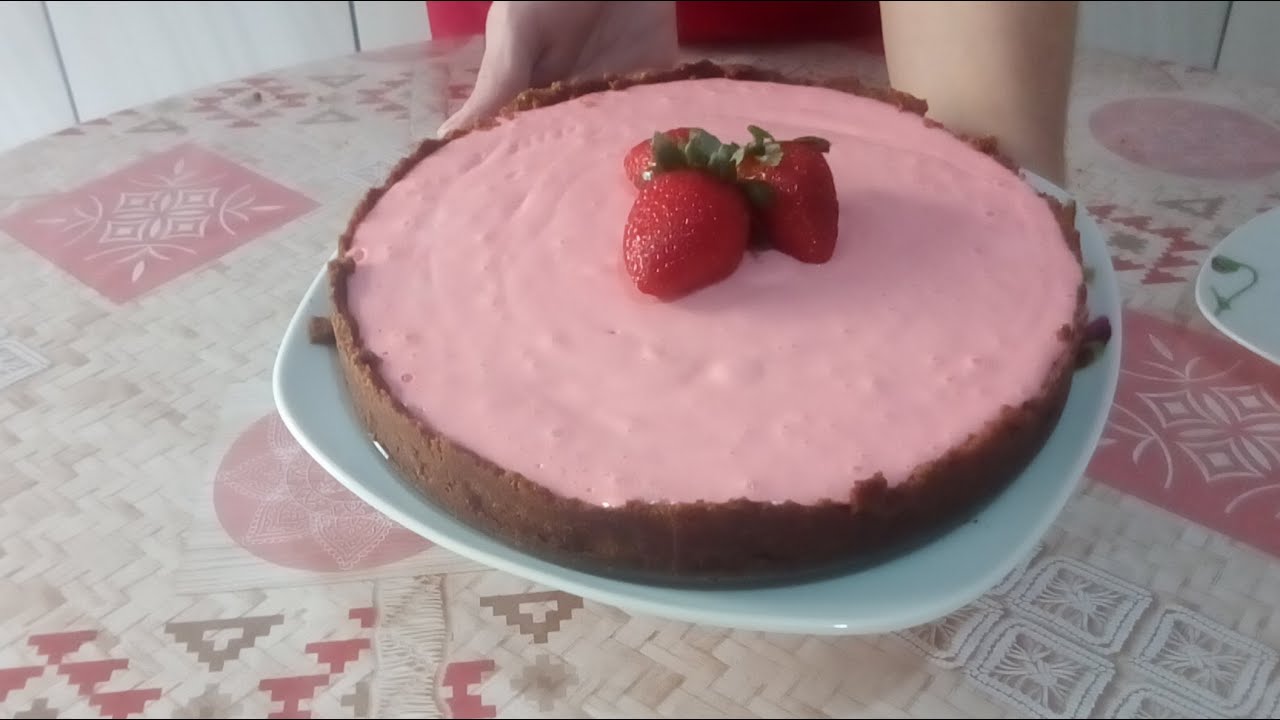 TORTA DE MORANGO COM INGREDIENTE SECRETO🤔🤔 - YouTube