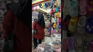 Toko Grosir Sendal di Pasar Anyar Bogor