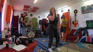 I Love Rock 'n' Roll (Joan Jett) cover by No Track