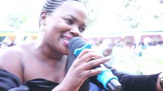 God does wonders: Lillian Performs \