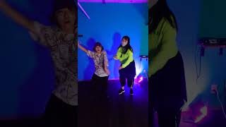 流行りの曲踊らせてみたw#蛍光服 #ダンス　#ダイス　#踊ってみた