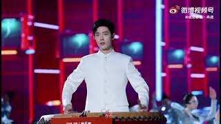 肖战/Xiaozhan/成龙国际动作电影周：肖战击鼓表演太帅了！Xiao Zhan's drumming performance is so cool!