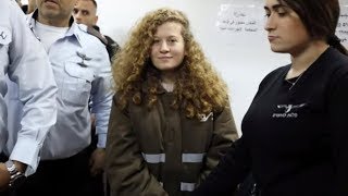 Palästinenserin als Heldin gefeiert: 17-jährige wegen Angriff auf israelische Soldaten vor Gericht