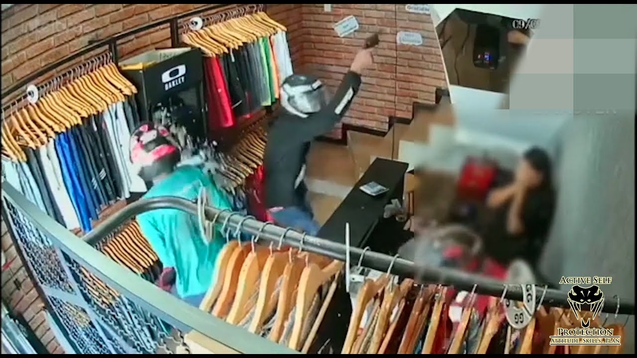 Shop Owner Blasts Robbers With Firearm - YouTube