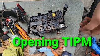 13-18 Ram 2500 3500 How to take apart TIPM fuse relay box