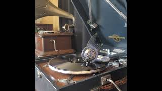 鶴田 浩二 ♪さすらひの舟唄♪ 1952年 78rpm record. Columbia Model No G ｰ 241 phonograph