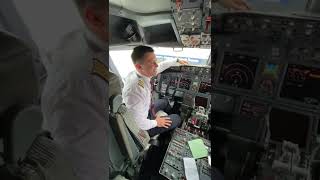 В кабине пилотов Boeing 737-800NG Nordwind Airlines после посадки в аэропорту Кемерово 👏